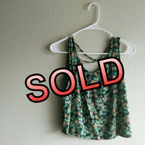 🐝SOLD🐝 NWOT Pineapple Tank/Crop Top 🌻